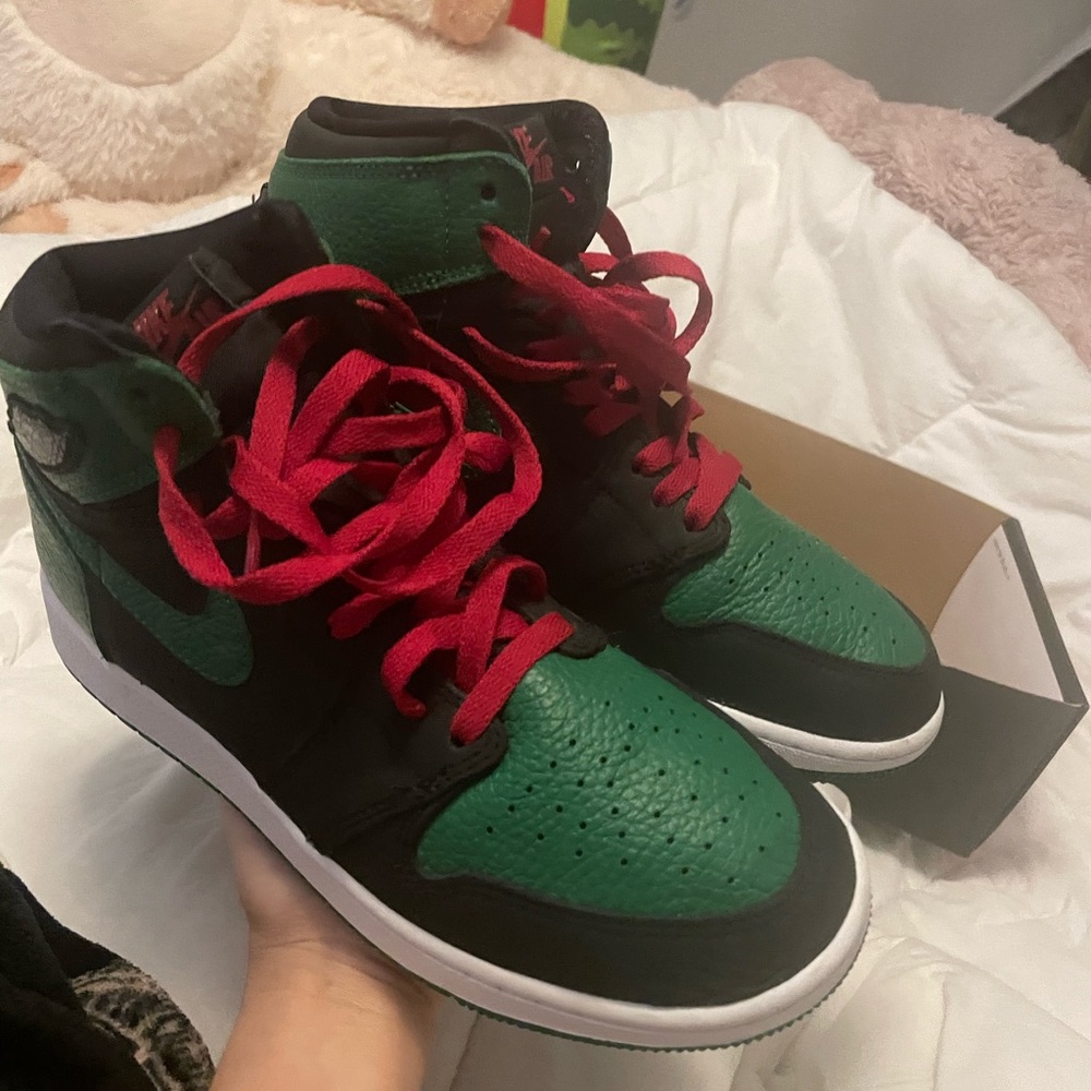 AIR JORDAN 1 RETRO HIGH OG BLACK PINE GREEN
